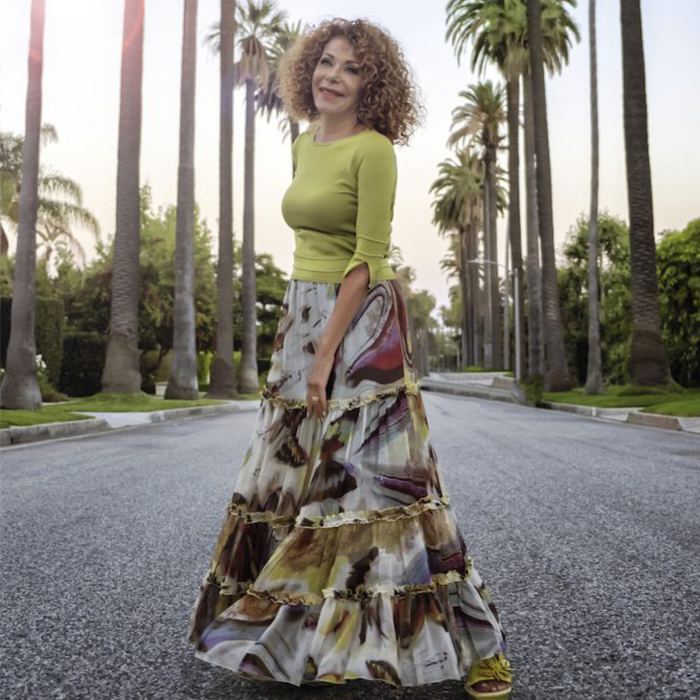 日本人なら誰もが一度は聞いたことがある「ナオミの夢」を歌うイスラエル人女性歌手
