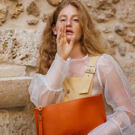 EFFORTLESS WARES<br>– デザイナー、ヒラ・トレダーノが魅せる、<br>さりげなく存在感のあるレザーアクセサリーコレクション