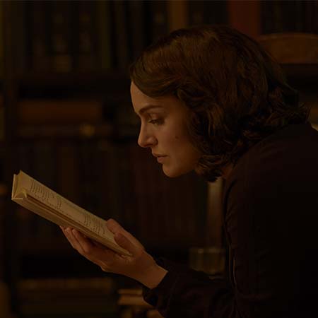 イスラエル出身ナタリー・ポートマンが監督・脚本・主演を務める映画「愛と闇の物語」が2/19より公開