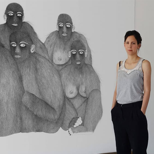 毛深い人間のアートとモラン・クリガーの写真です。