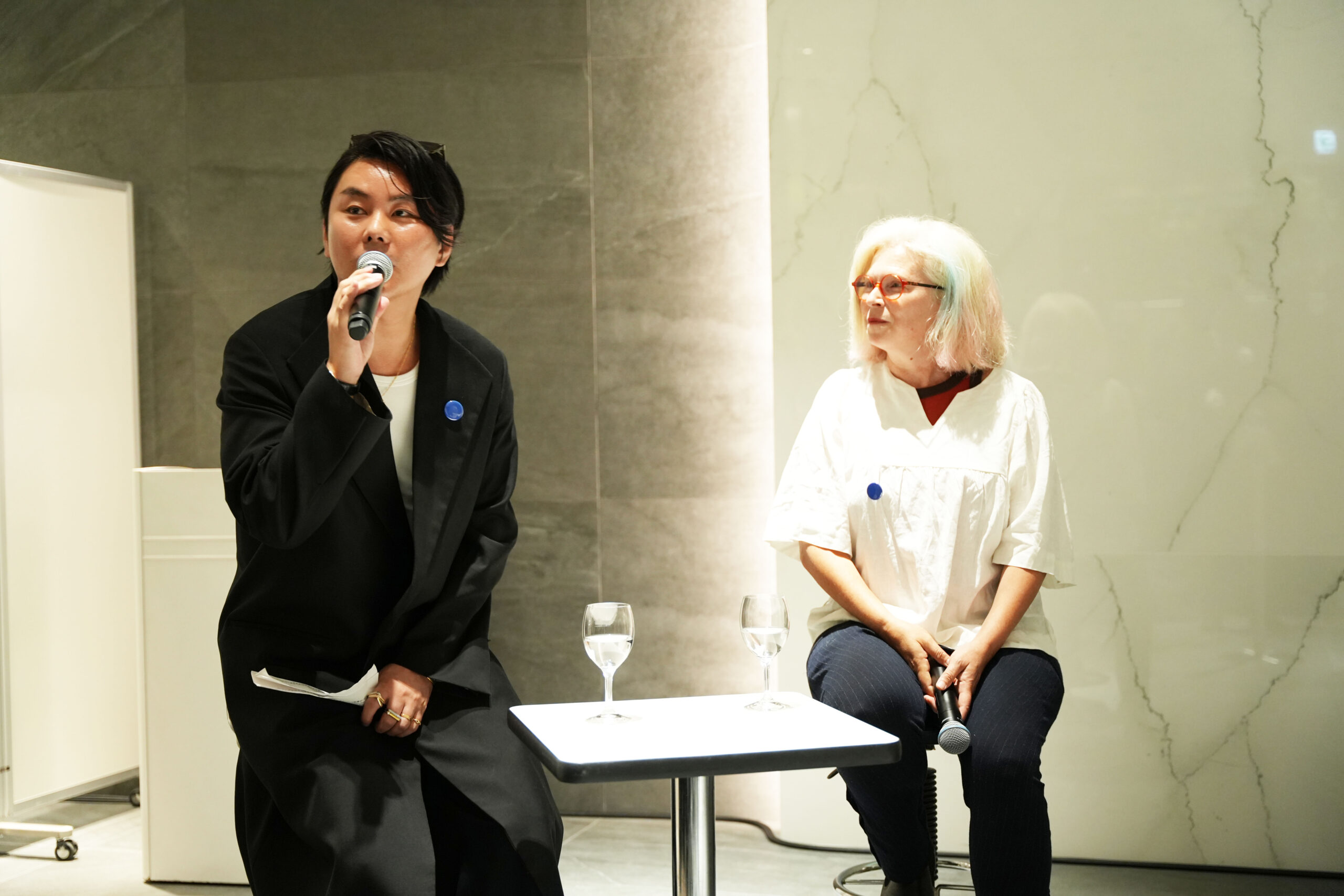 シガリット・ランダウとアートディレクターhideya氏のトークセッション