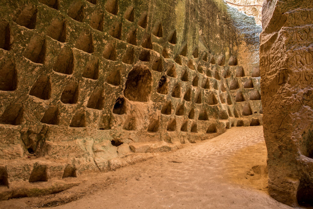 イスラエル・マレシャにある「コロンバリウム洞窟」。