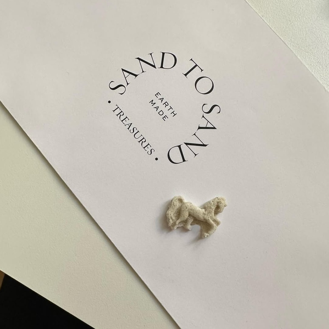 大地の宝物　砂から生まれ、砂に還る　Sand to Sandのデザイン