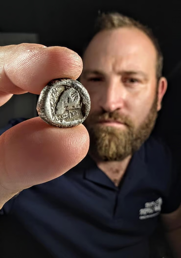貨幣専門家、ヤニブ・ダヴィド・レヴィ氏と希少な硬貨