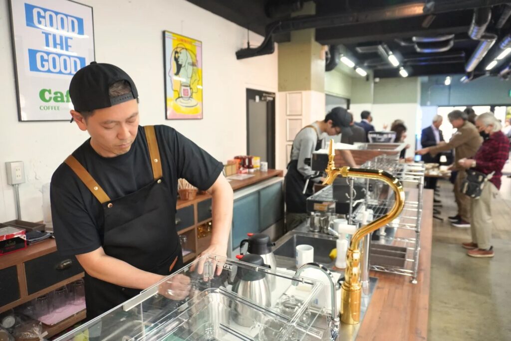 カフェ業務を通じて就労スキルを身につけるリアルジョブトレーニング